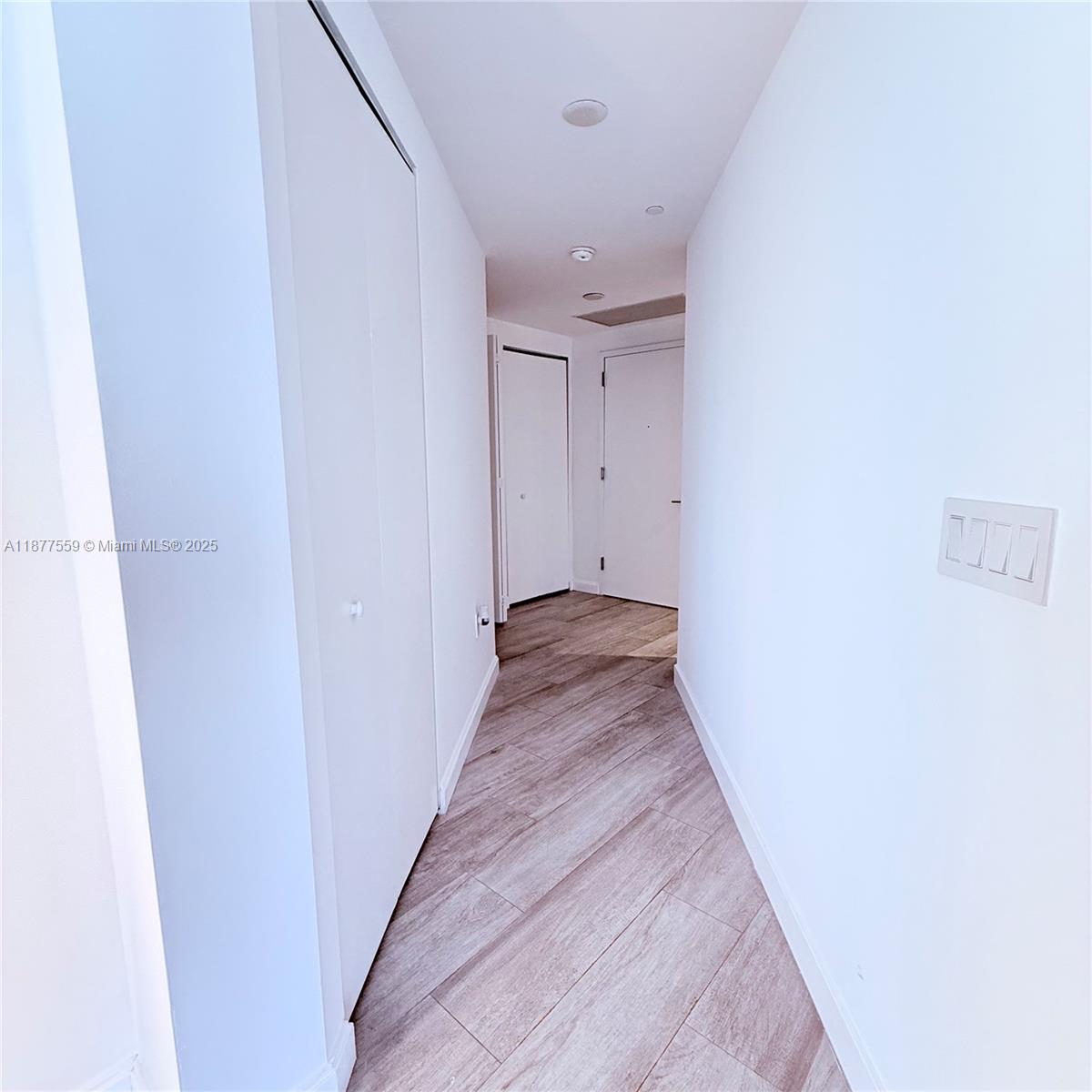 55 SW 9th St #4003, Miami FL 33130