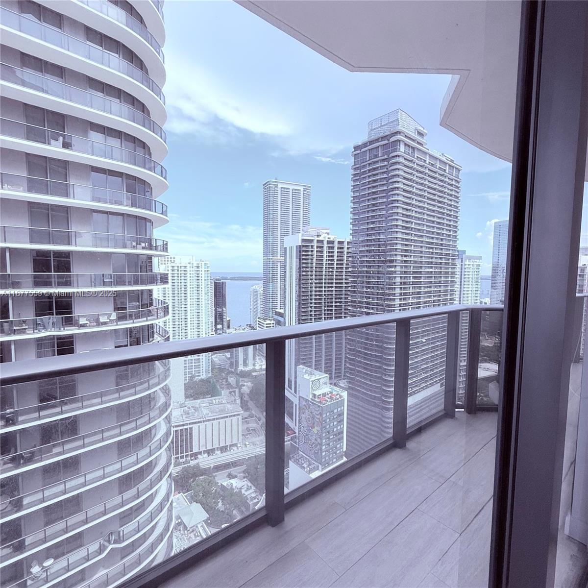 55 SW 9th St #4003, Miami FL 33130