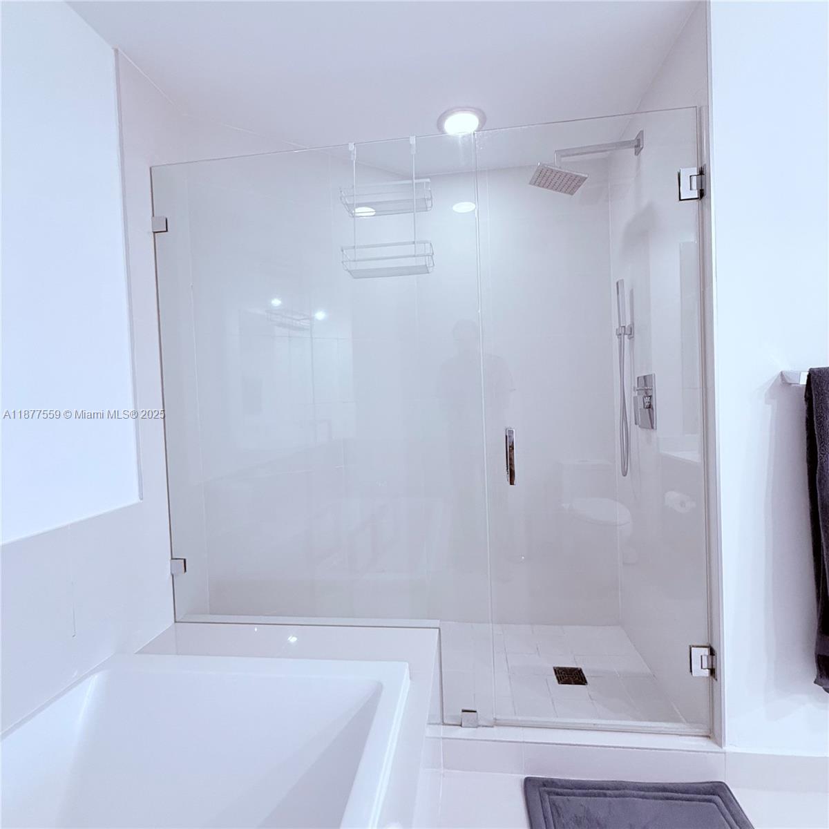 55 SW 9th St #4003, Miami FL 33130