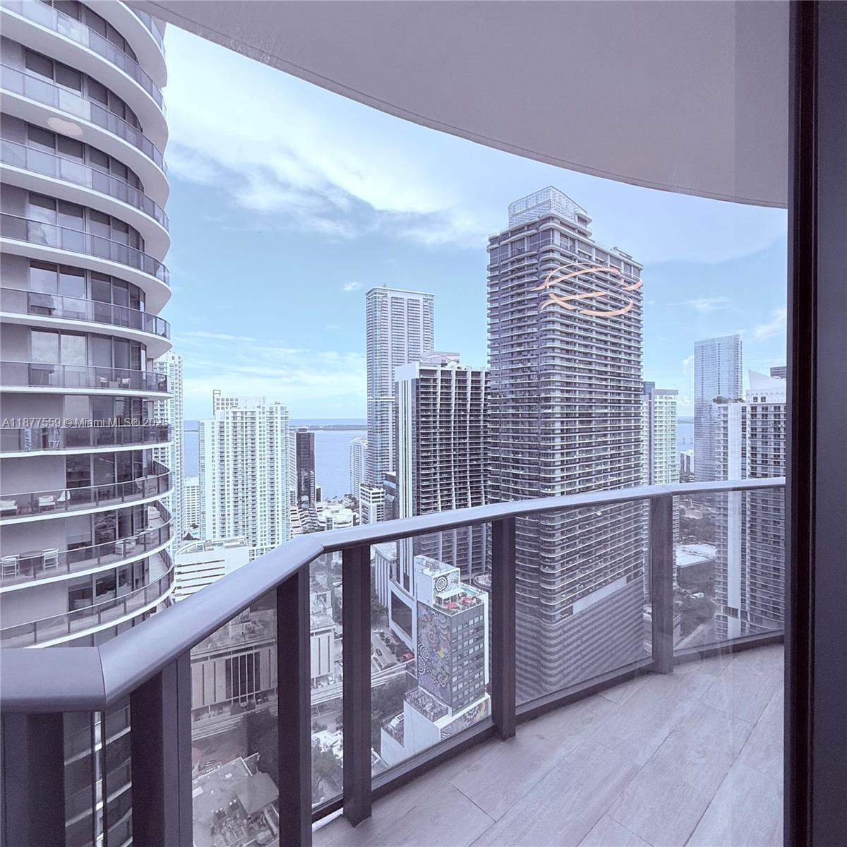 55 SW 9th St #4003, Miami FL 33130