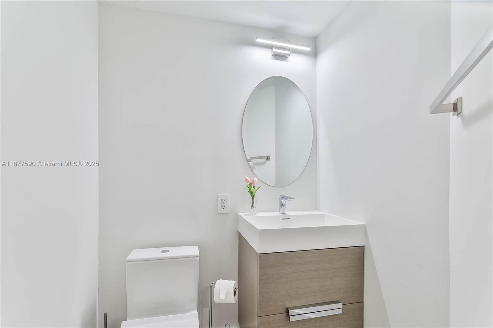 701 Brickell Key Blvd #808, Miami FL 33131