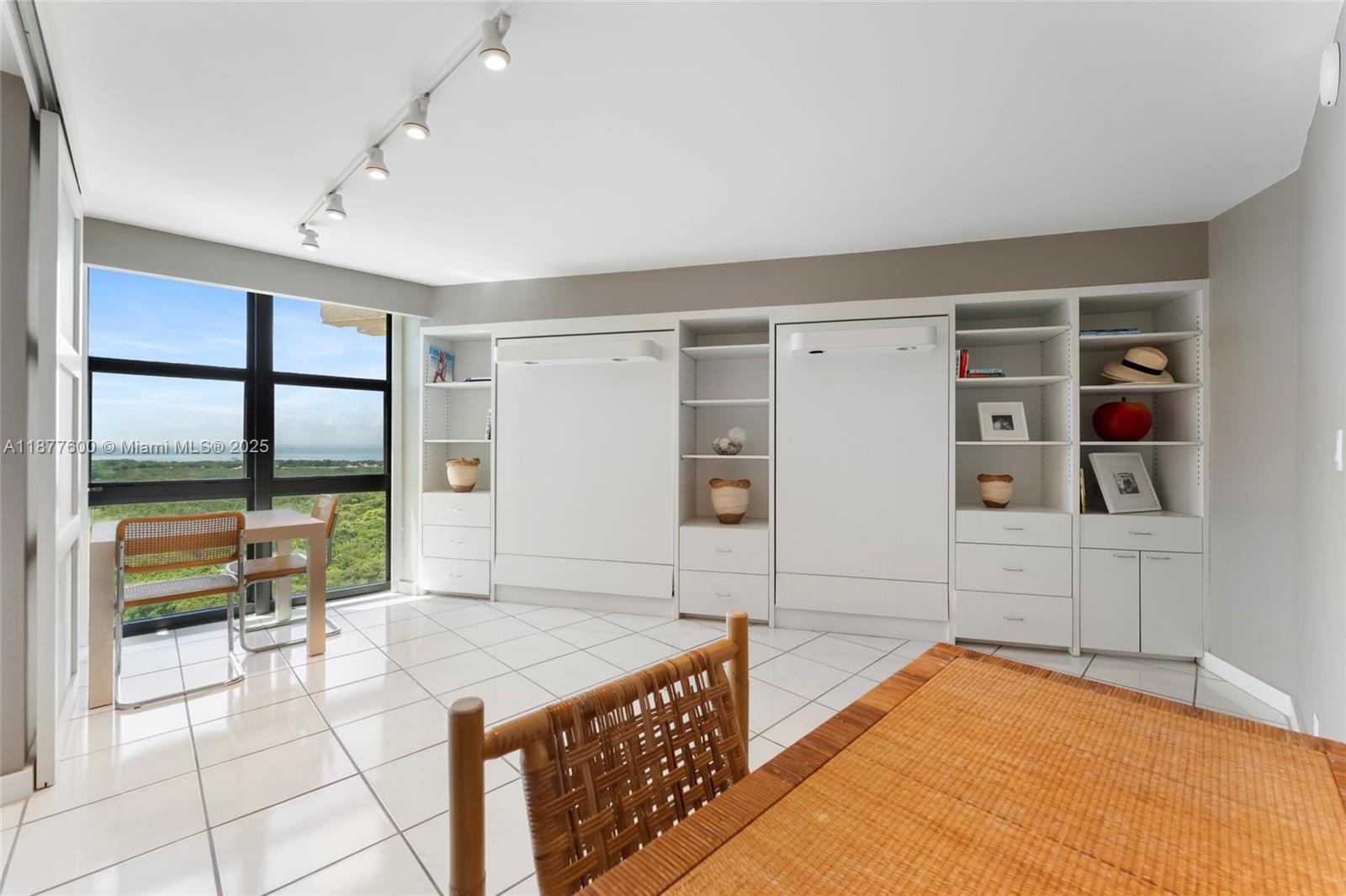 1121 Crandon Blvd #E1206, Key Biscayne FL 33149