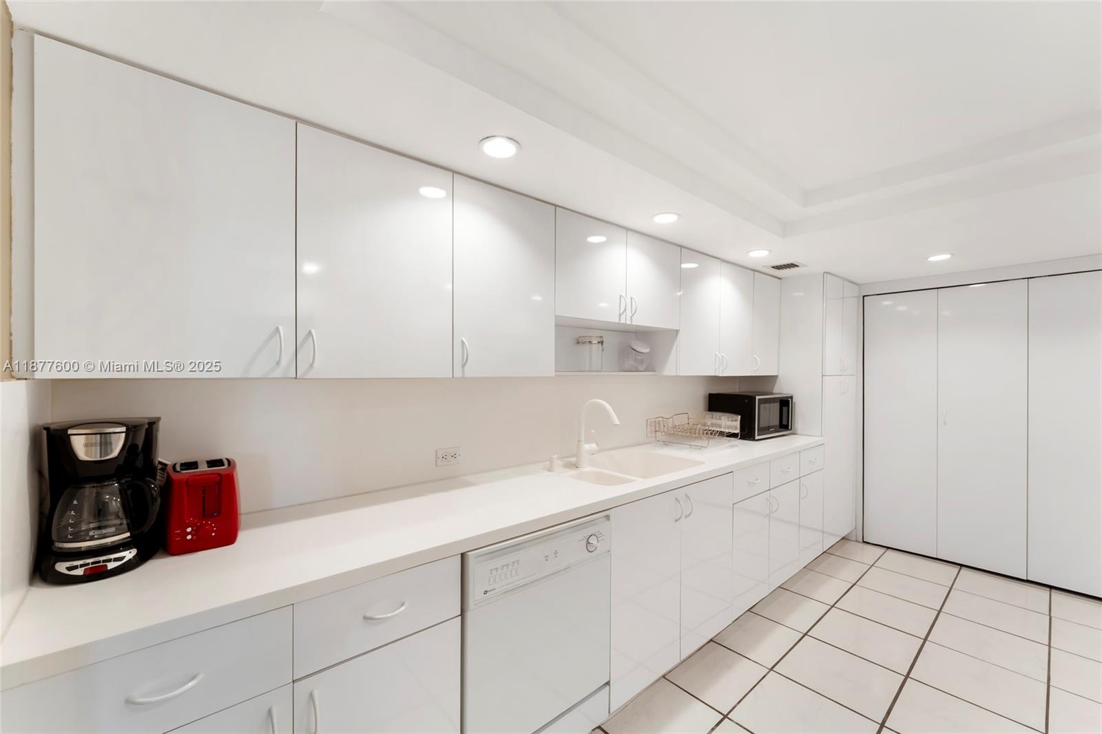 1121 Crandon Blvd #E1206, Key Biscayne FL 33149