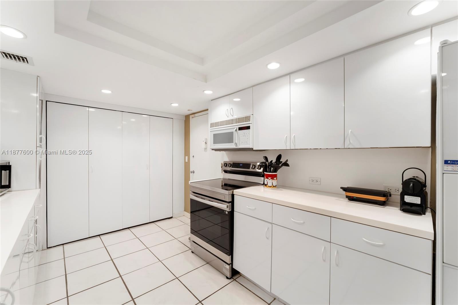 1121 Crandon Blvd #E1206, Key Biscayne FL 33149