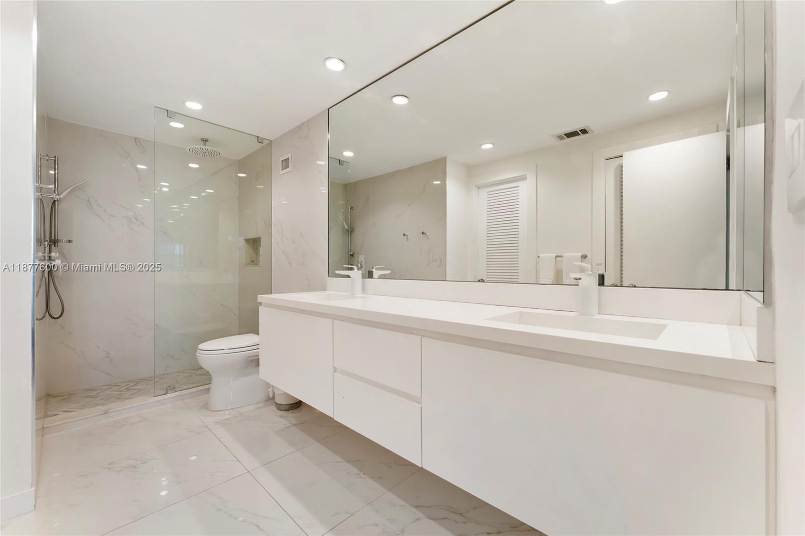 1121 Crandon Blvd #E1206, Key Biscayne FL 33149