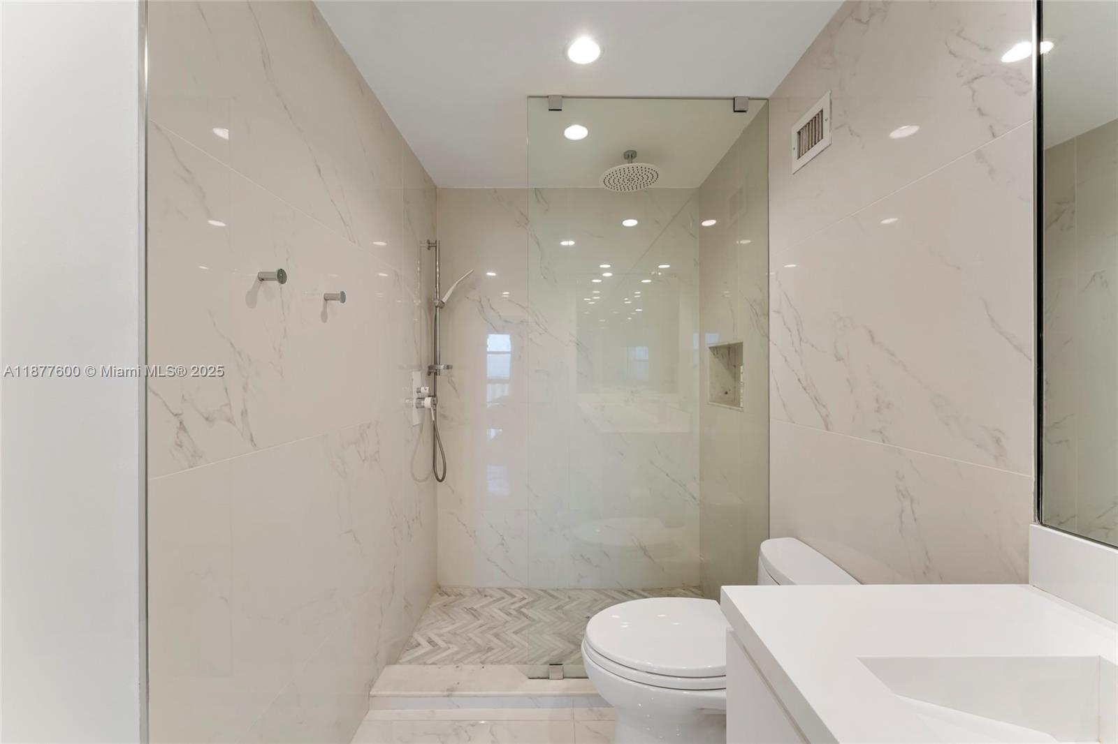 1121 Crandon Blvd #E1206, Key Biscayne FL 33149