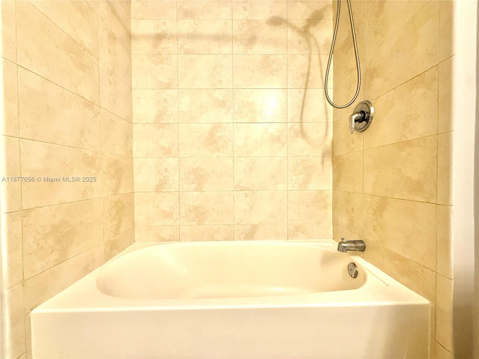 1900 N BAYSHORE DR #2619, Miami FL 33132