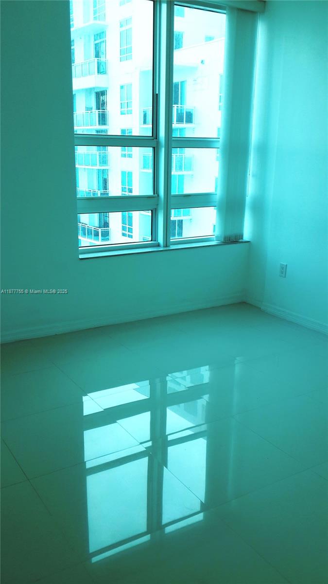 950 Brickell Bay Dr #4005, Miami FL 33131