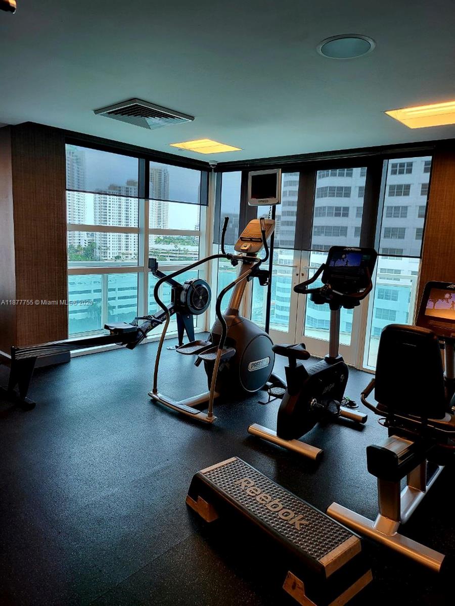 950 Brickell Bay Dr #4005, Miami FL 33131