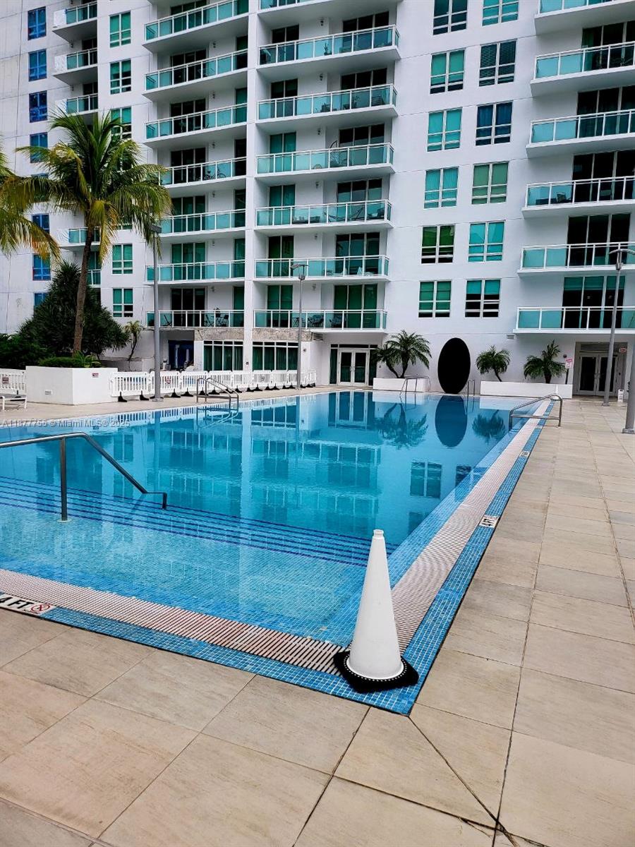 950 Brickell Bay Dr #4005, Miami FL 33131
