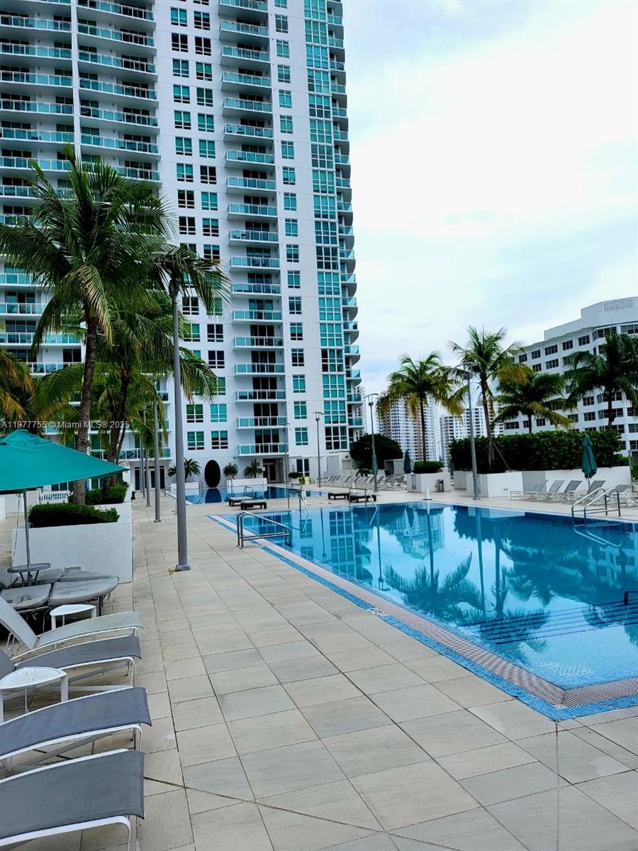 950 Brickell Bay Dr #4005, Miami FL 33131