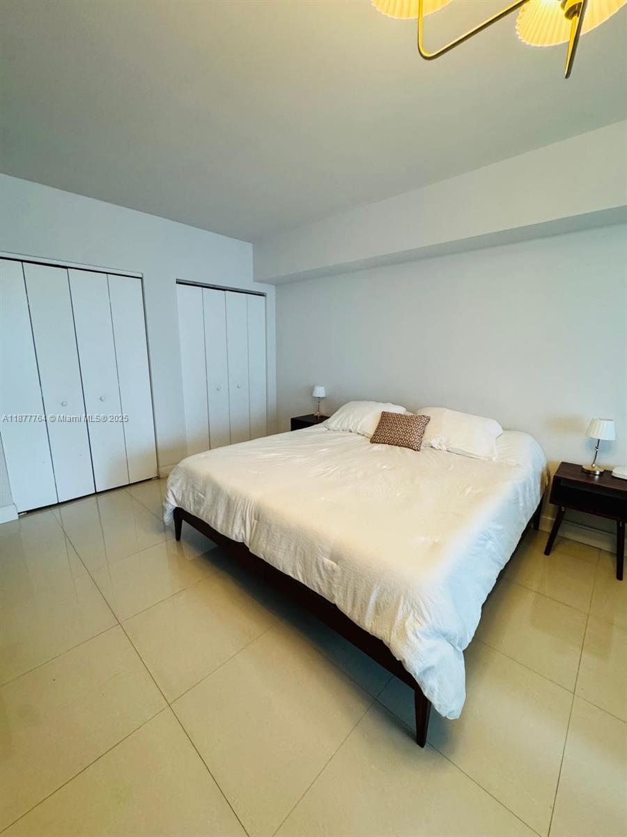 475 Brickell Ave #1910, Miami FL 33131