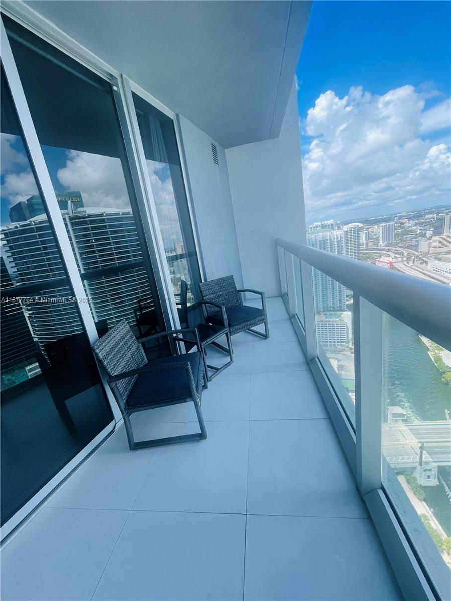 475 Brickell Ave #1910, Miami FL 33131