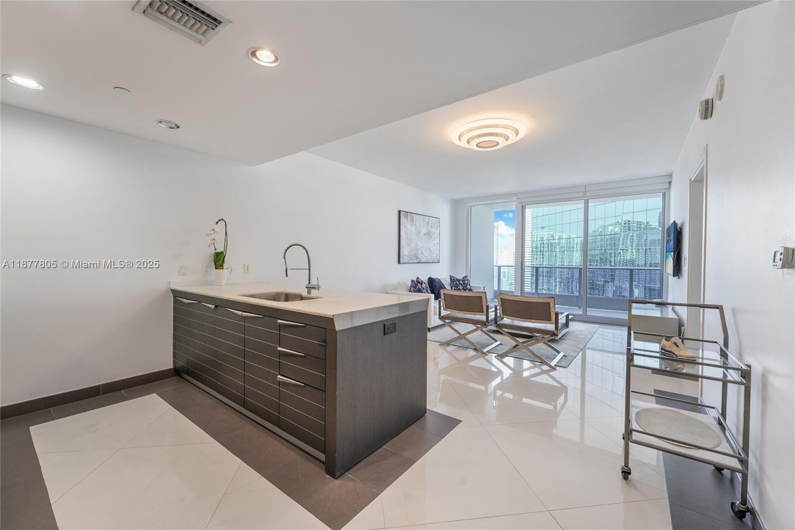 200 Biscayne Boulevard Way #3613, Miami FL 33131