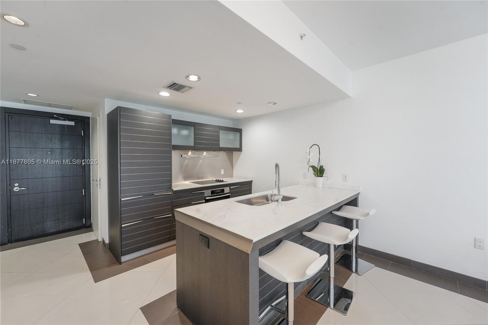 200 Biscayne Boulevard Way #3613, Miami FL 33131