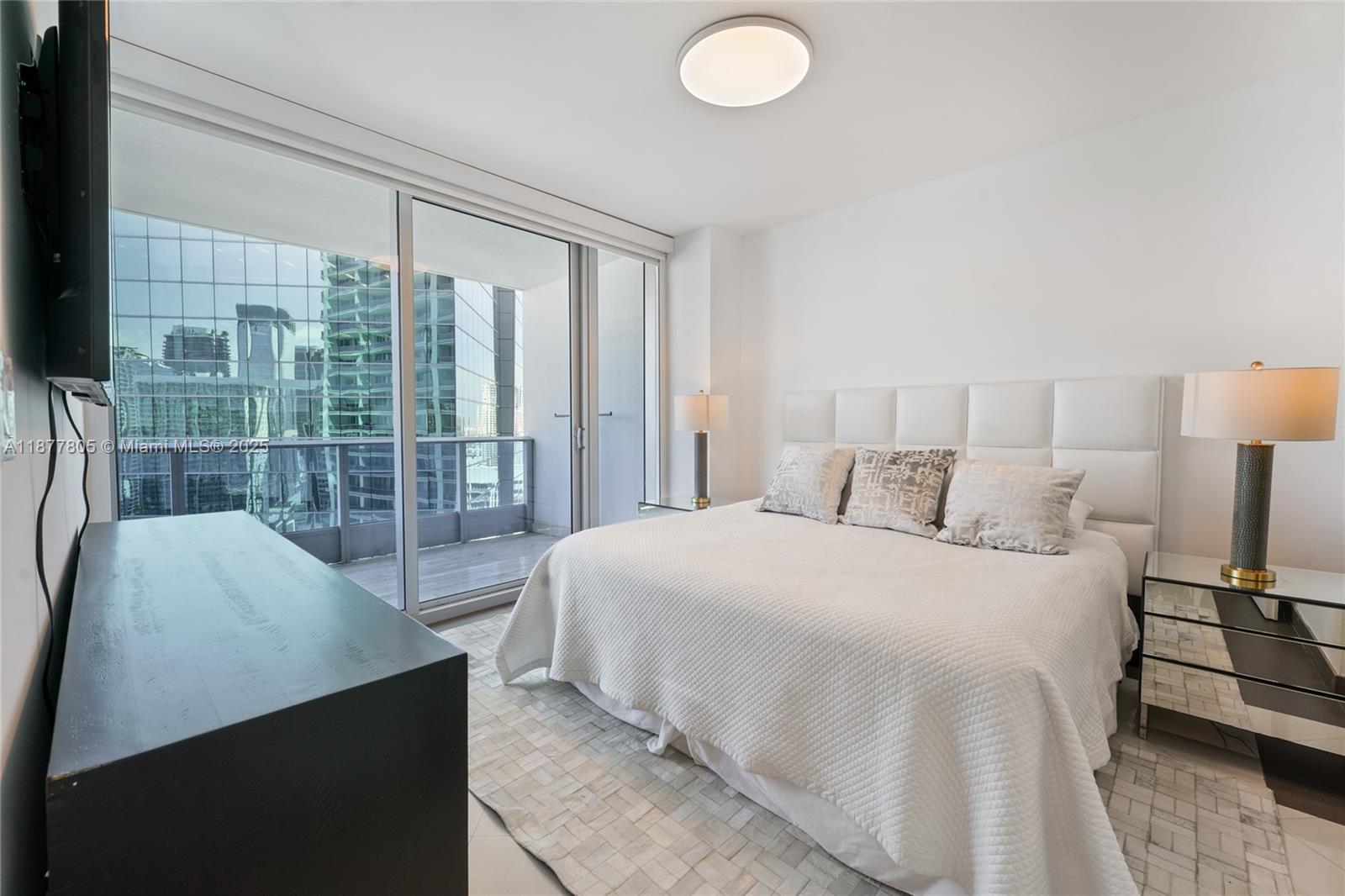 200 Biscayne Boulevard Way #3613, Miami FL 33131
