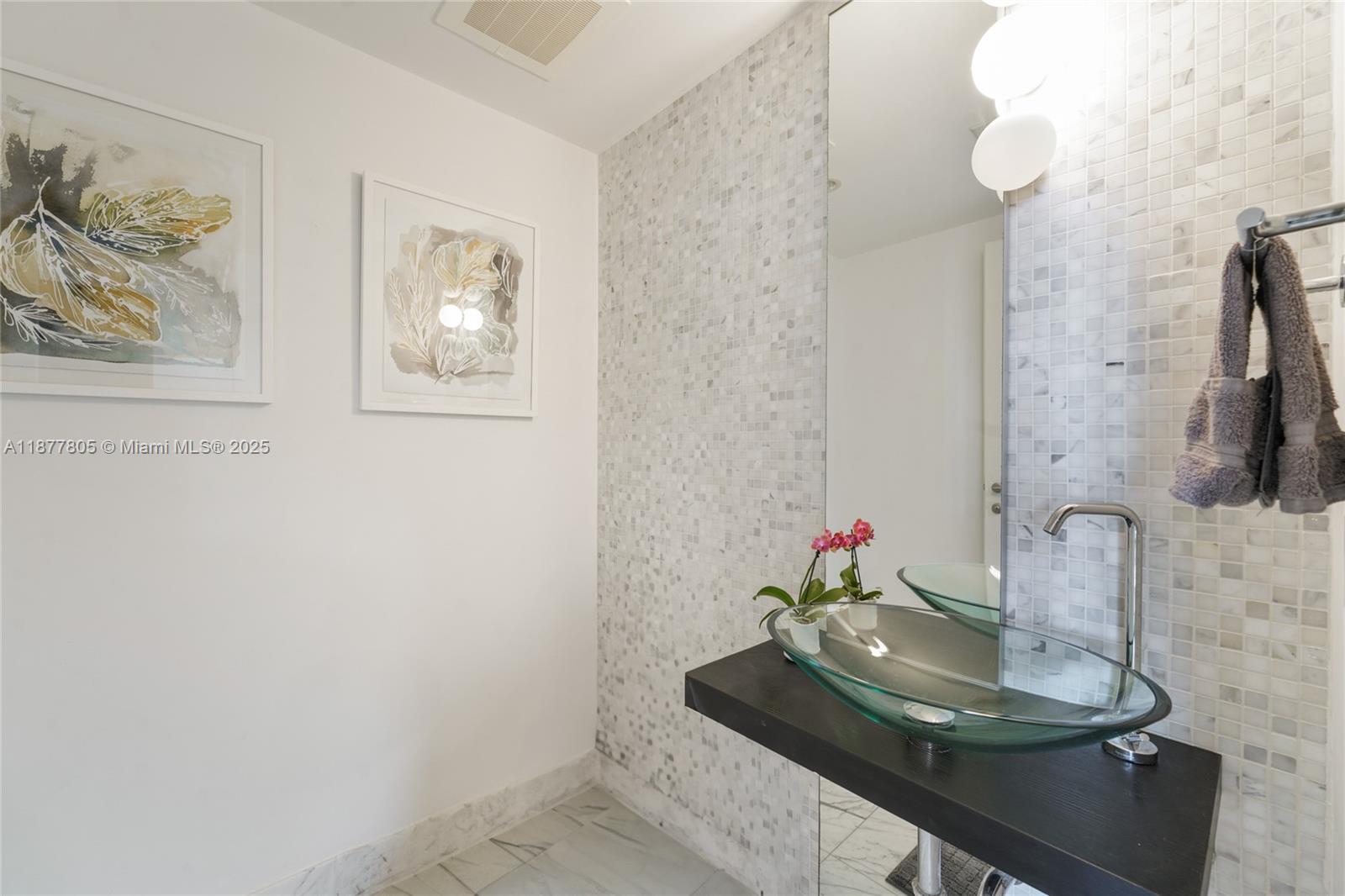 200 Biscayne Boulevard Way #3613, Miami FL 33131
