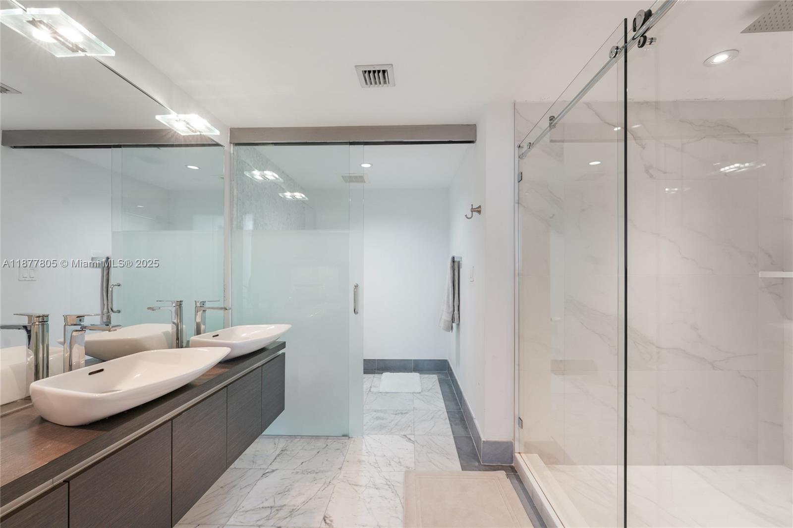 200 Biscayne Boulevard Way #3613, Miami FL 33131