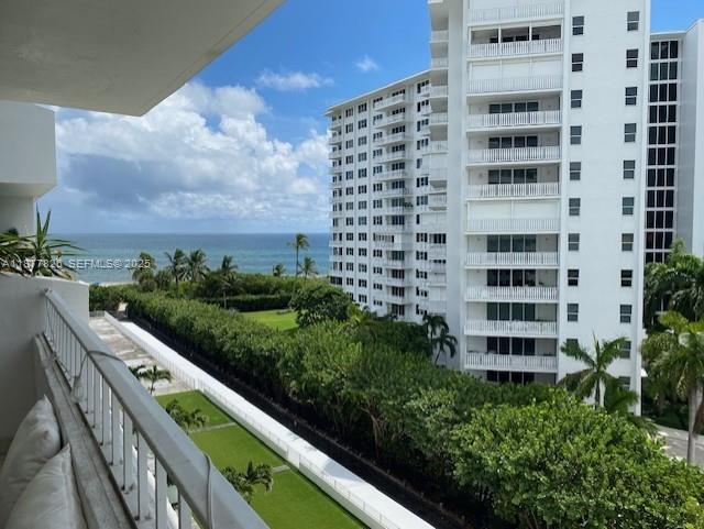 199 Ocean Lane Dr #707, Key Biscayne FL 33149