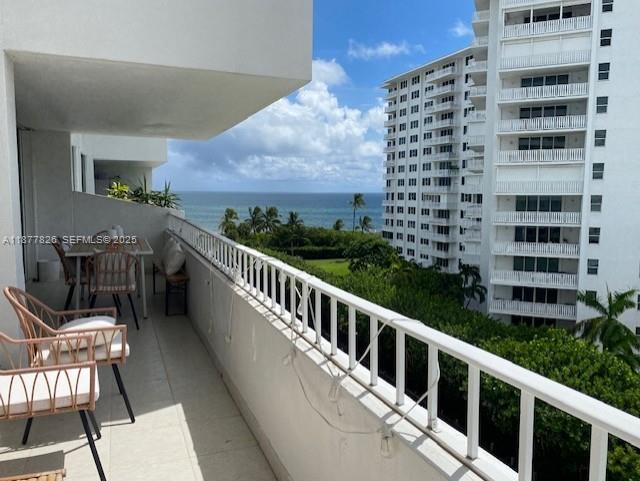199 Ocean Lane Dr #707, Key Biscayne FL 33149