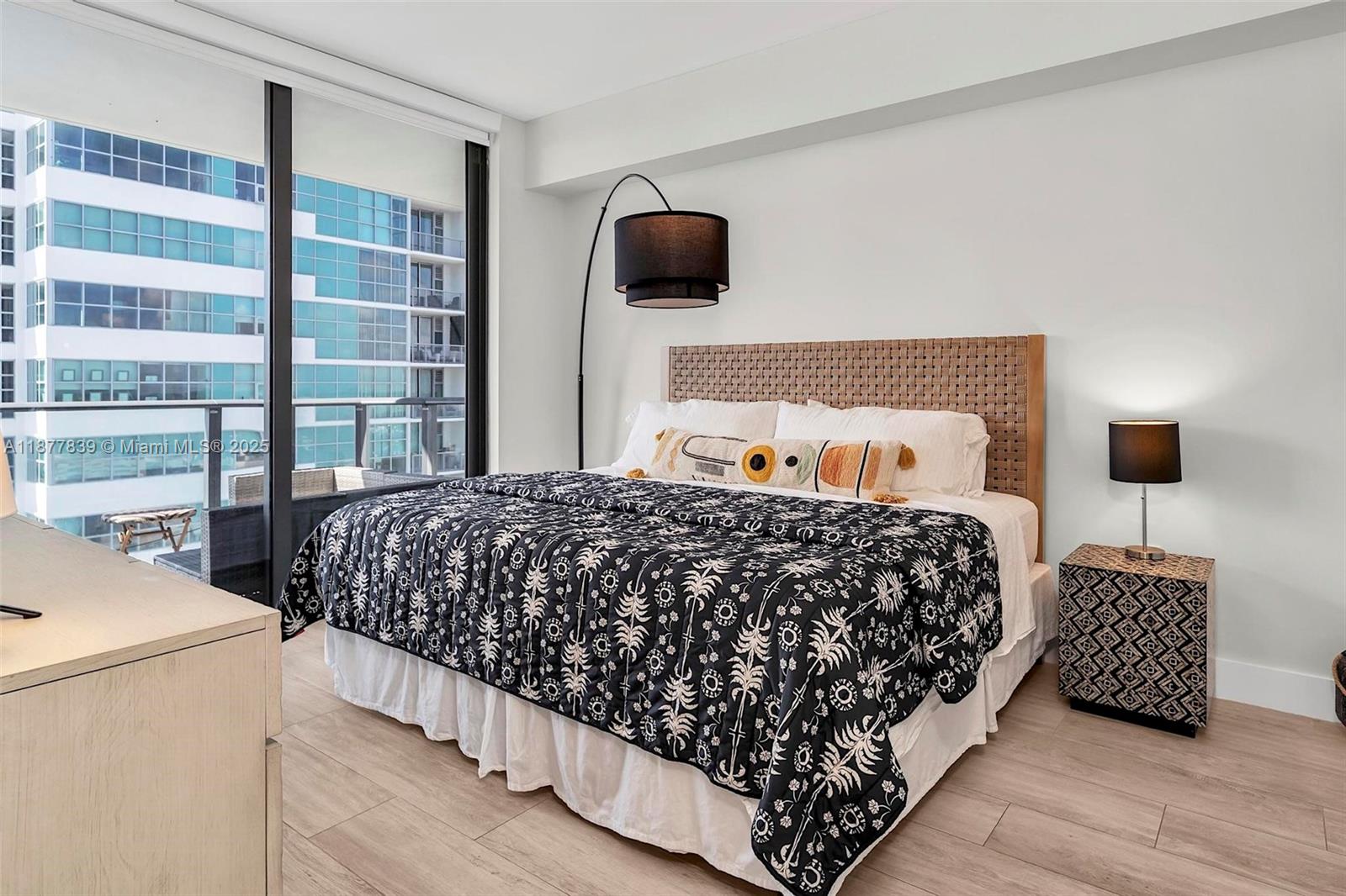 121 NE 34th St #2502, Miami FL 33137