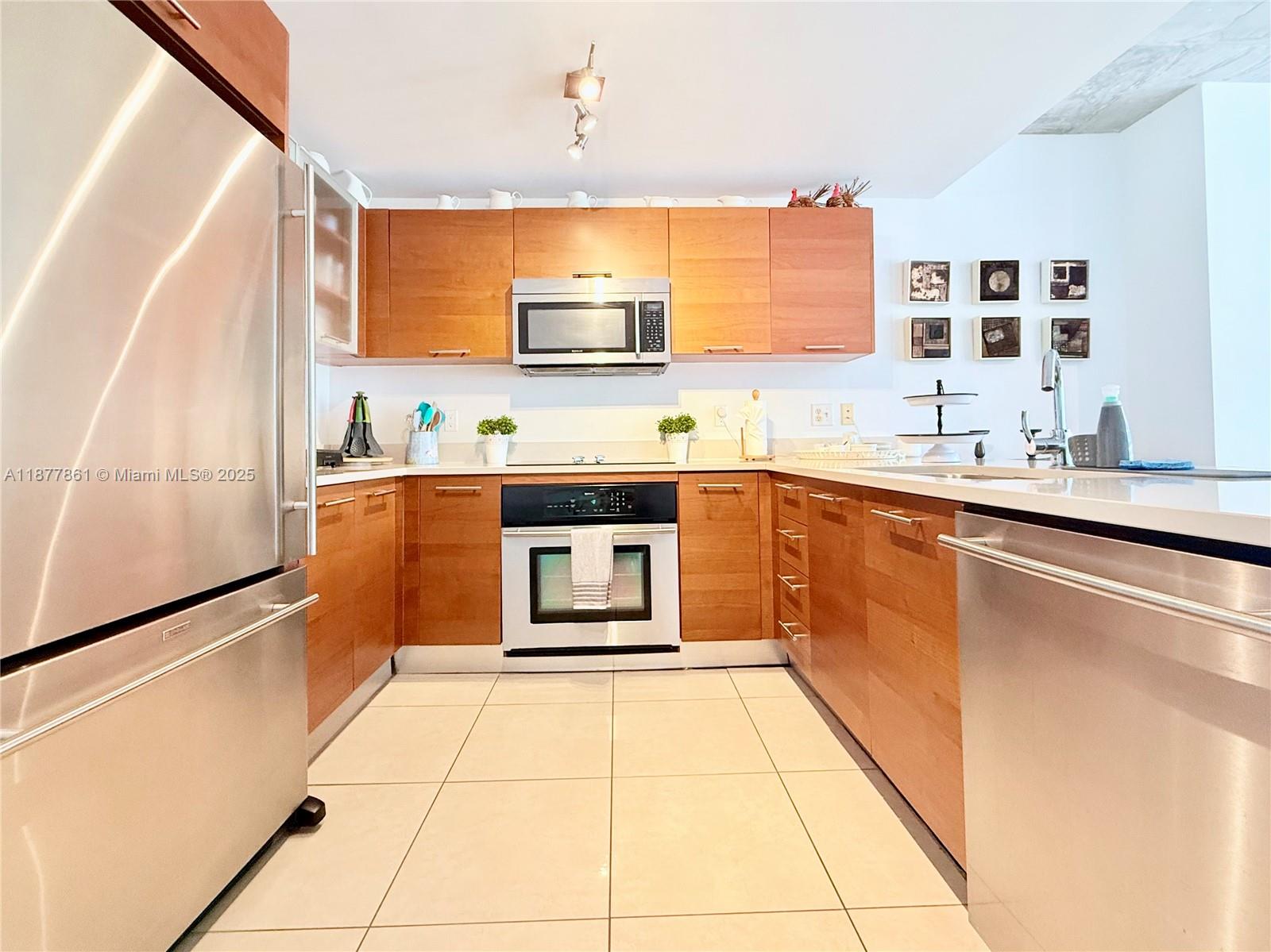 3250 NE 1st Ave #617, Miami FL 33137