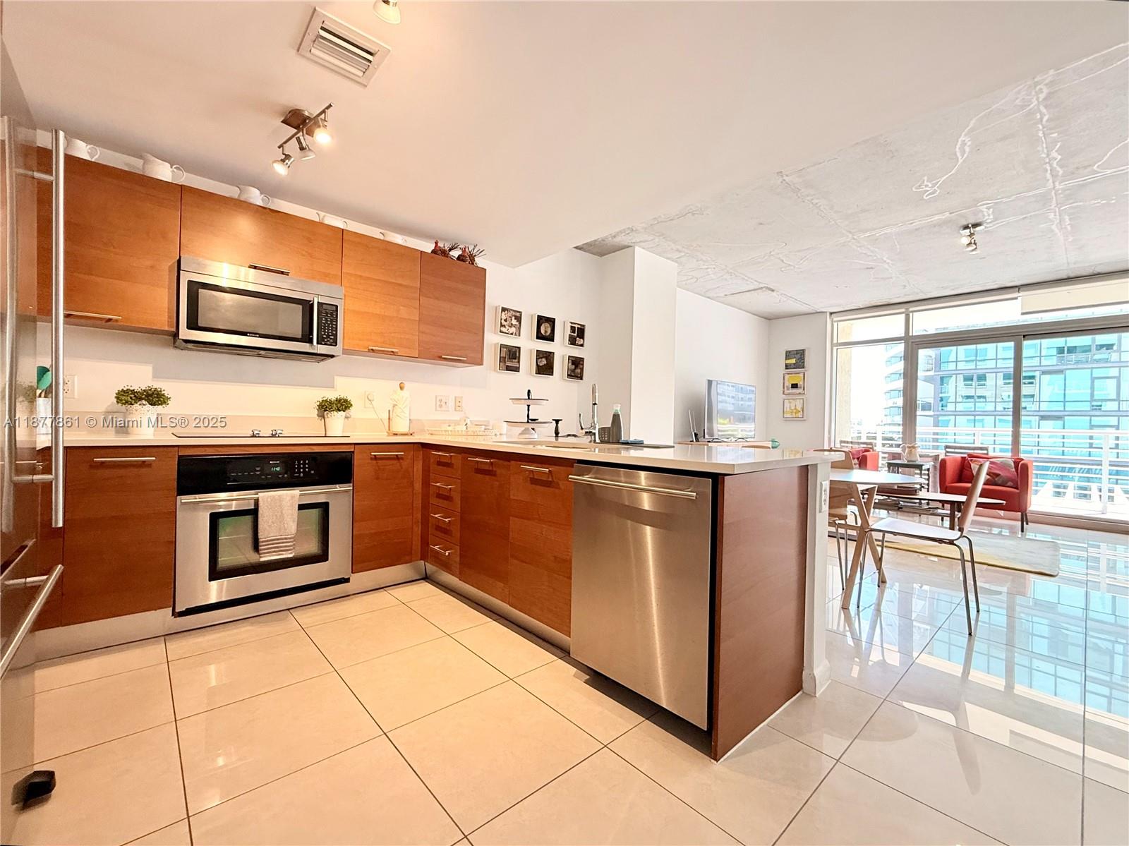 3250 NE 1st Ave #617, Miami FL 33137