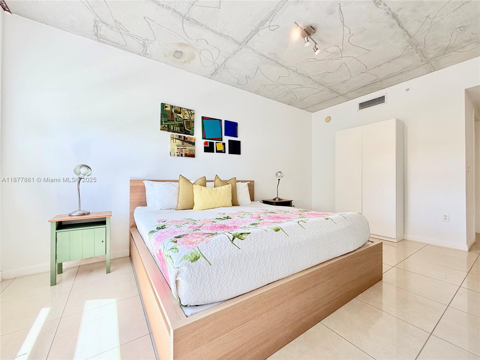3250 NE 1st Ave #617, Miami FL 33137