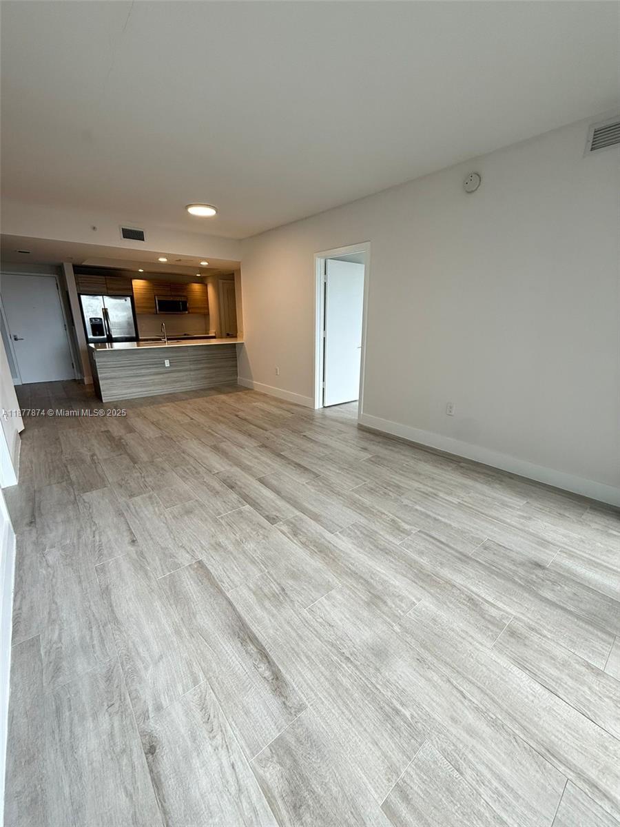 121 NE 34th St #1902, Miami FL 33137