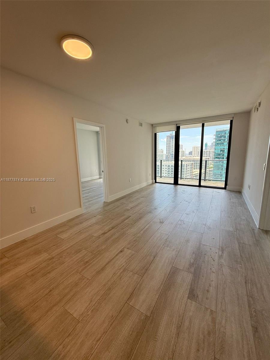 121 NE 34th St #1902, Miami FL 33137