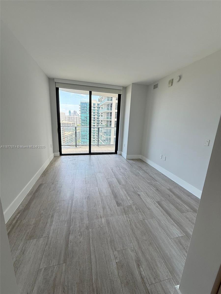 121 NE 34th St #1902, Miami FL 33137
