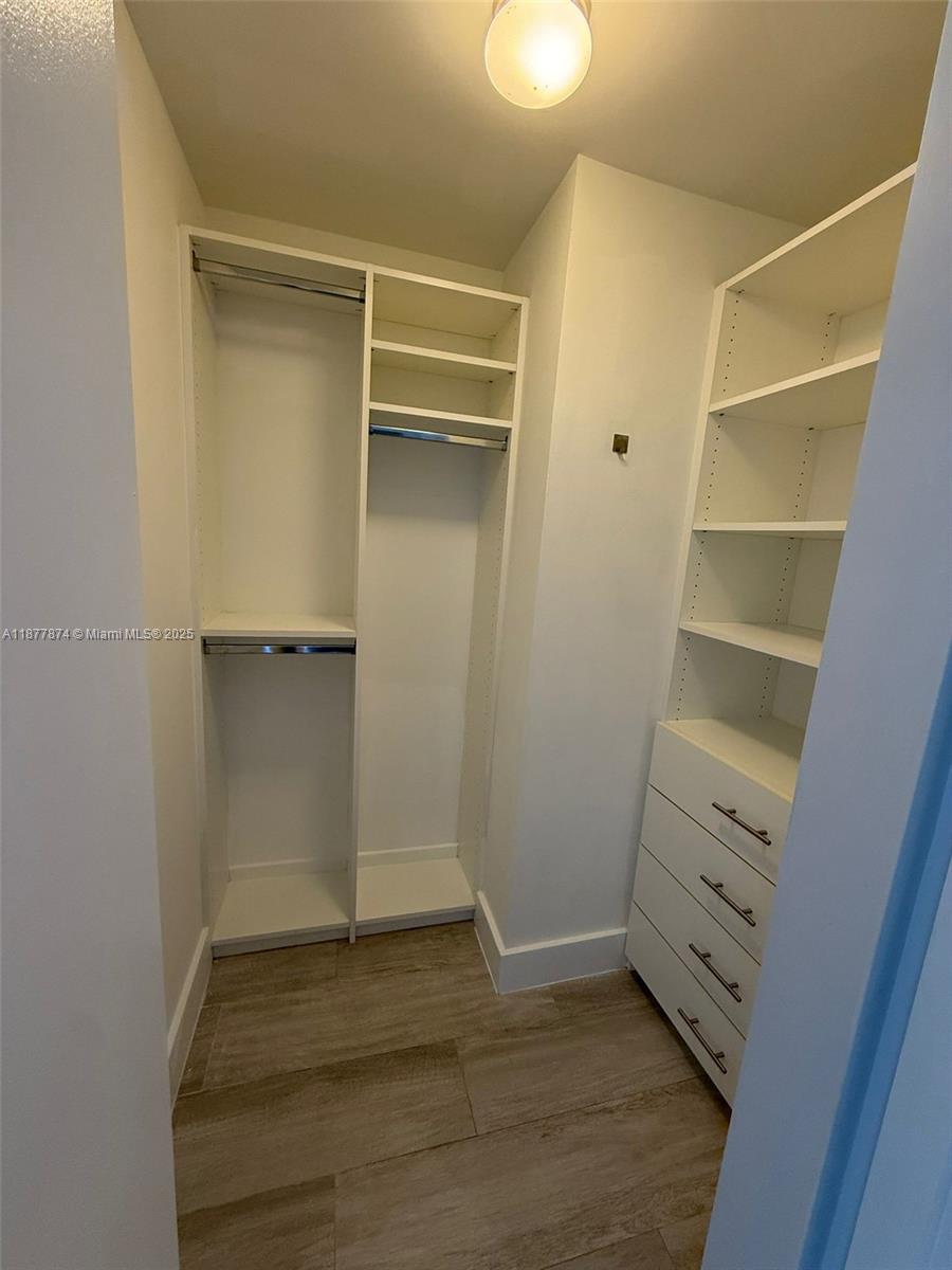 121 NE 34th St #1902, Miami FL 33137