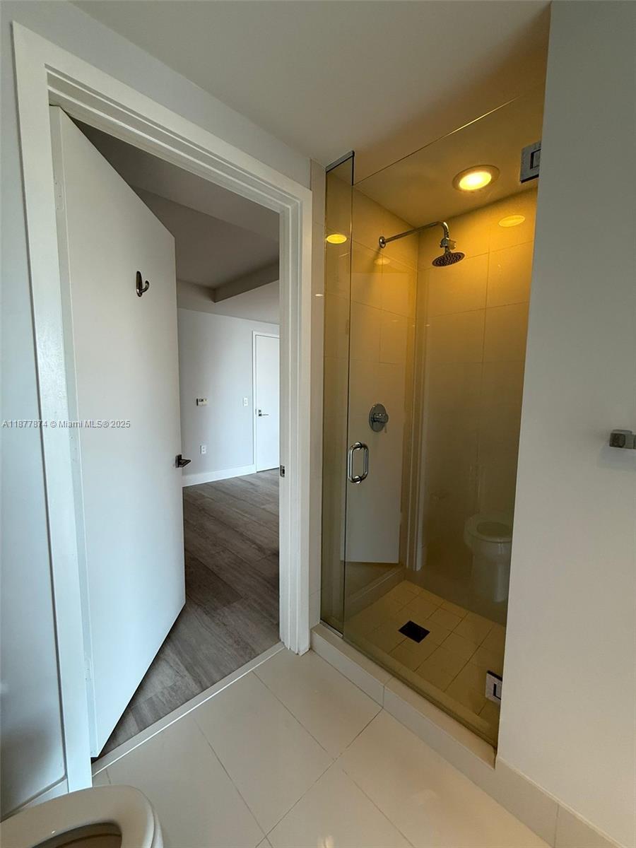121 NE 34th St #1902, Miami FL 33137