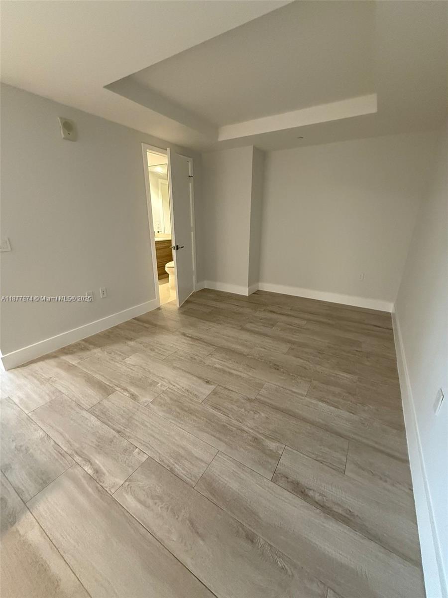 121 NE 34th St #1902, Miami FL 33137