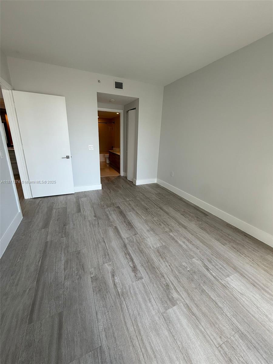 121 NE 34th St #1902, Miami FL 33137