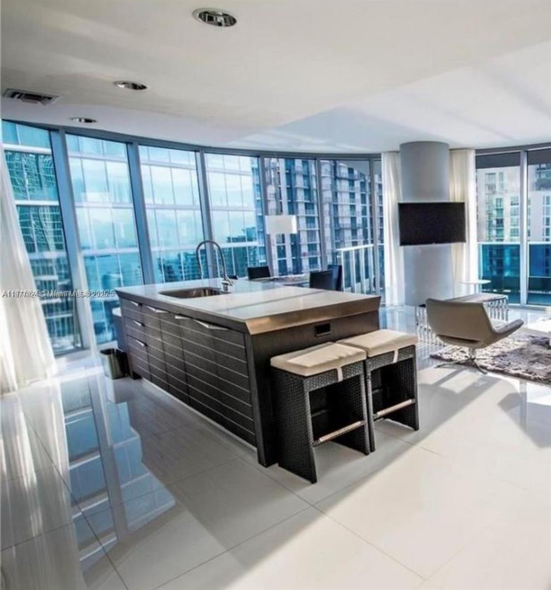 200 Biscayne Boulevard Way #3801, Miami FL 33131