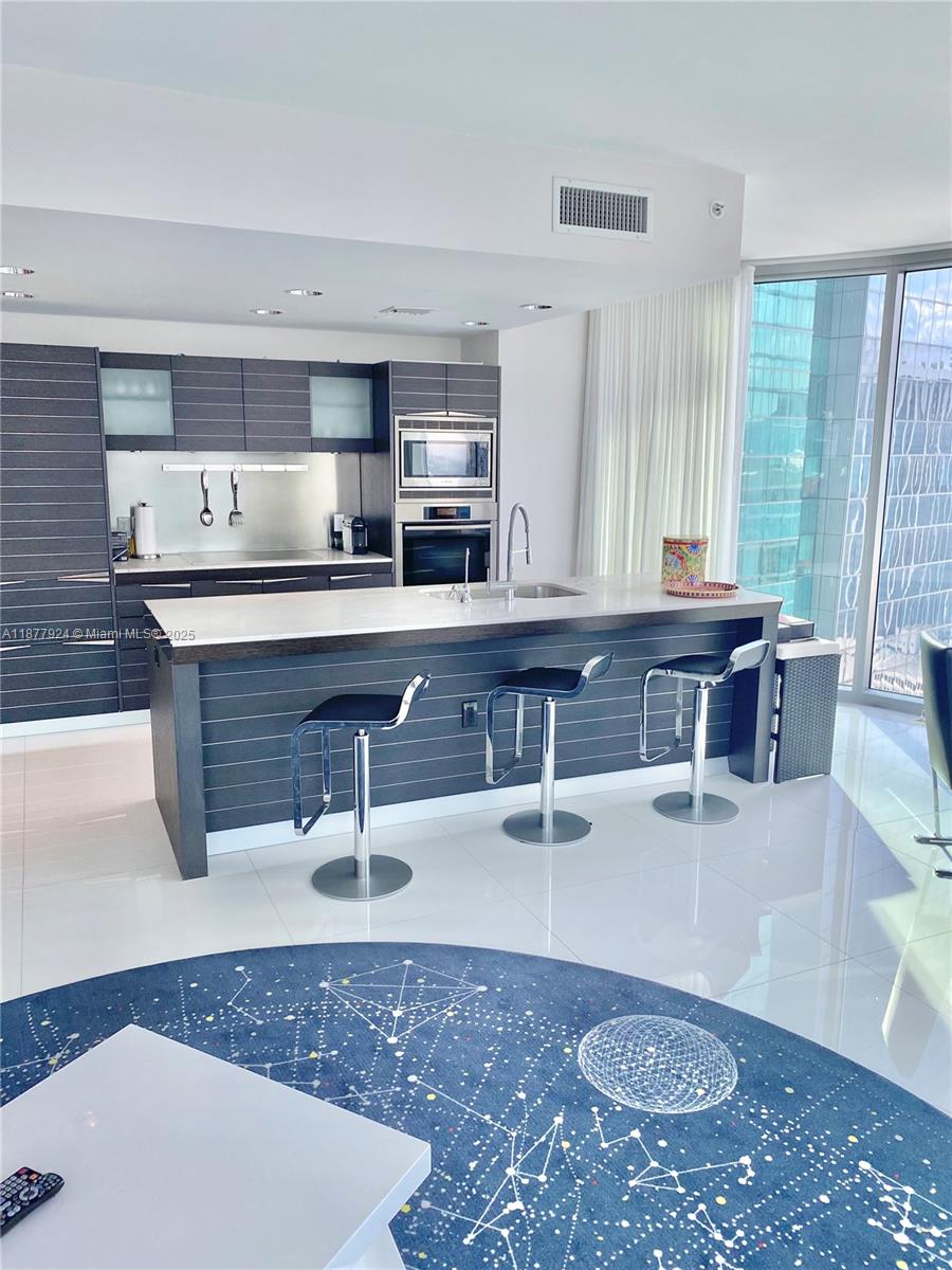 200 Biscayne Boulevard Way #3801, Miami FL 33131