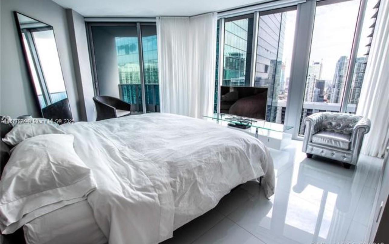 200 Biscayne Boulevard Way #3801, Miami FL 33131