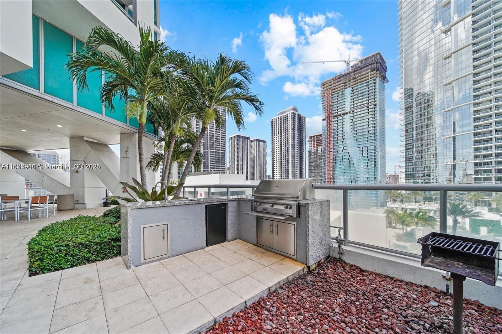 888 Biscayne Blvd #2210, Miami FL 33132
