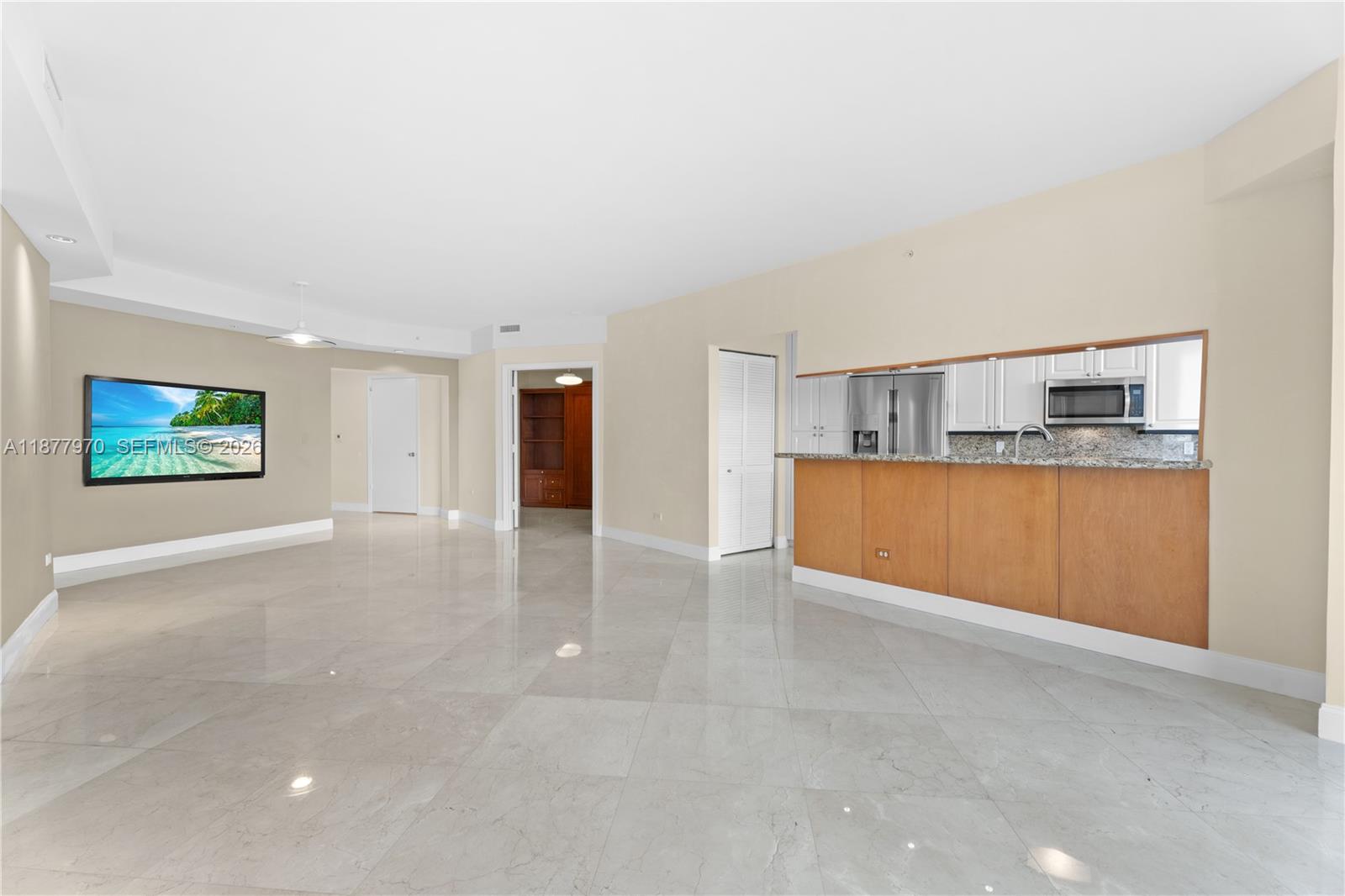 848 Brickell Key Dr #2502, Miami FL 33131