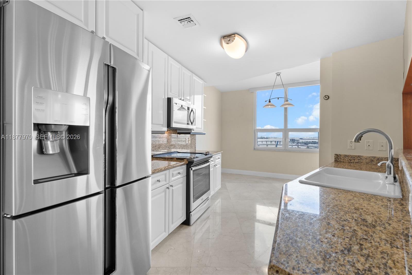 848 Brickell Key Dr #2502, Miami FL 33131