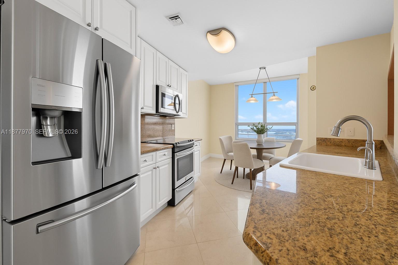 848 Brickell Key Dr #2502, Miami FL 33131