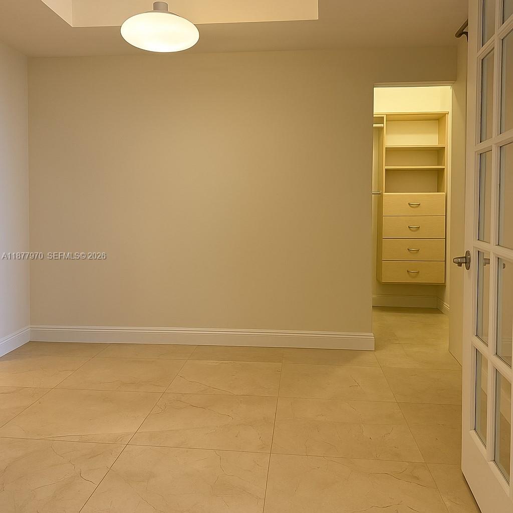 848 Brickell Key Dr #2502, Miami FL 33131
