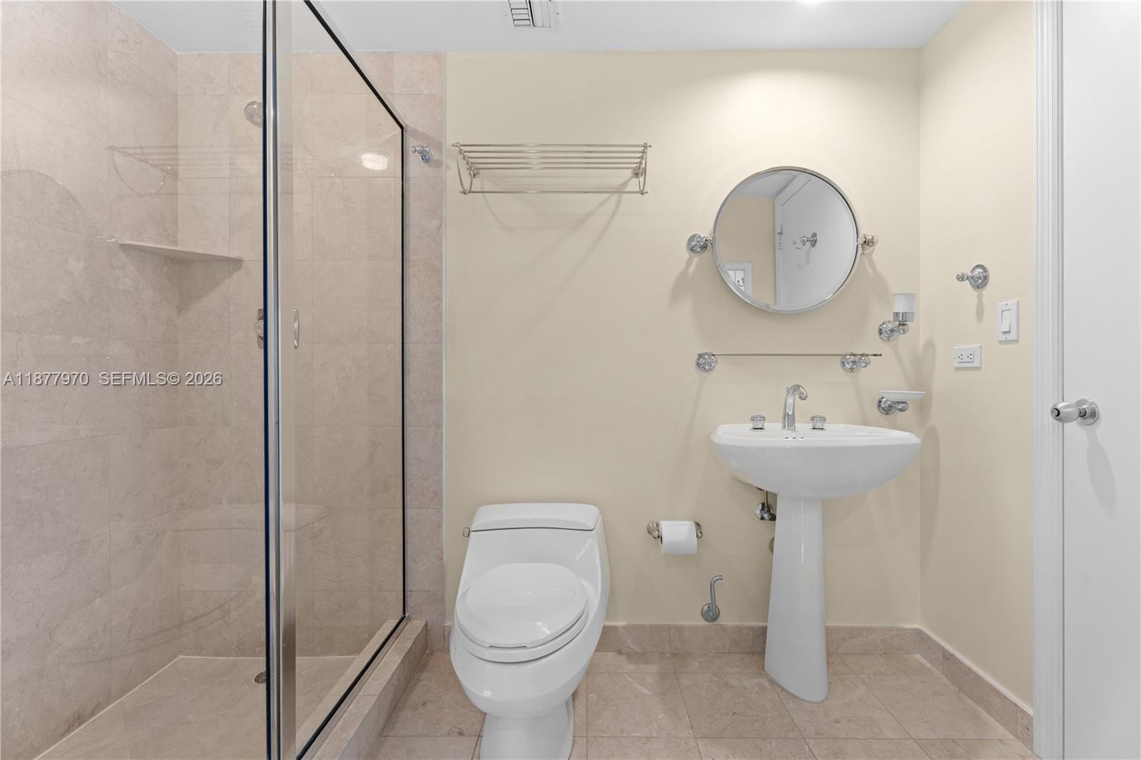 848 Brickell Key Dr #2502, Miami FL 33131