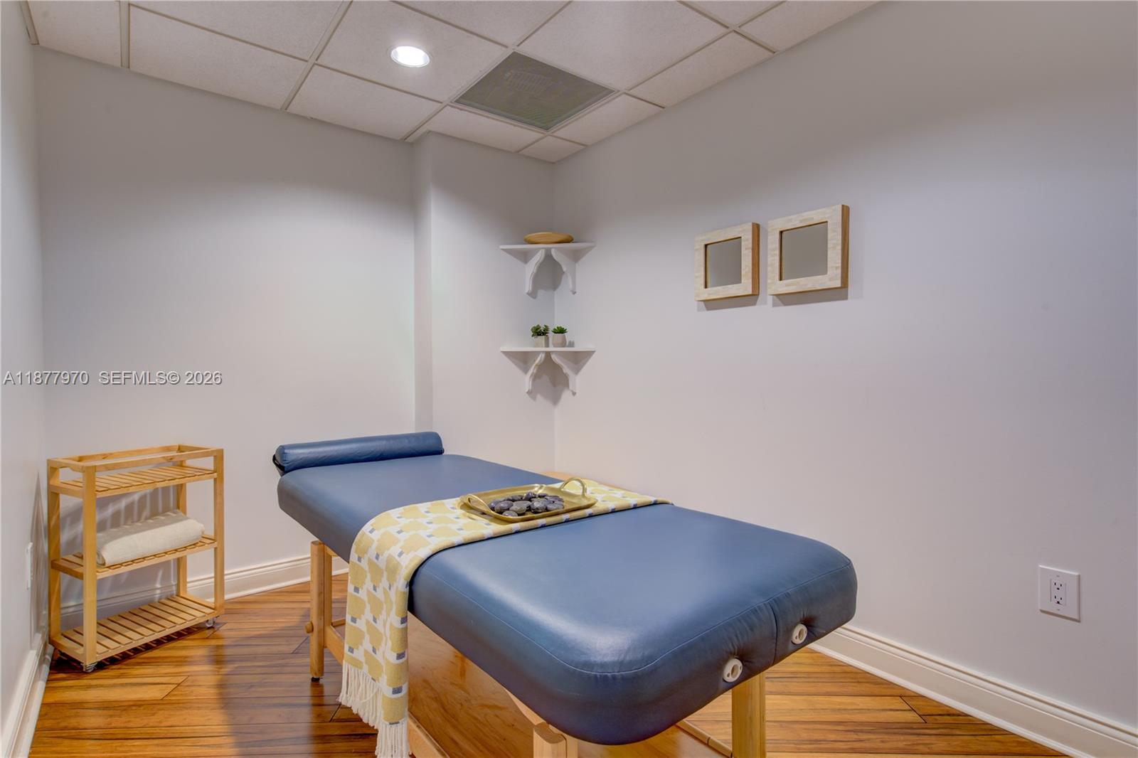 848 Brickell Key Dr #2502, Miami FL 33131