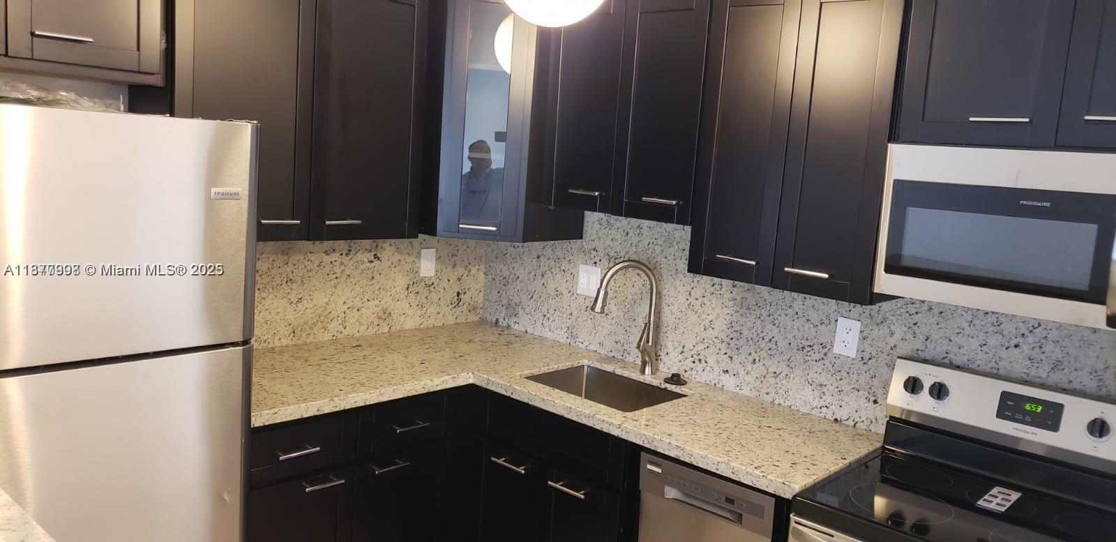 9709 Hammocks Blvd #202, Miami FL 33196