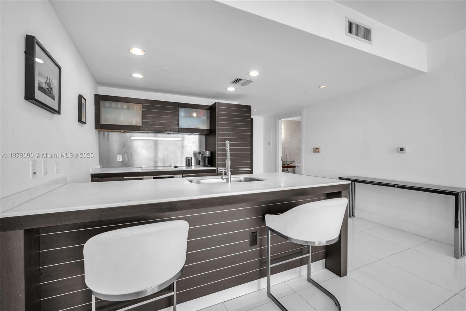 200 Biscayne Boulevard Way #4012, Miami FL 33131