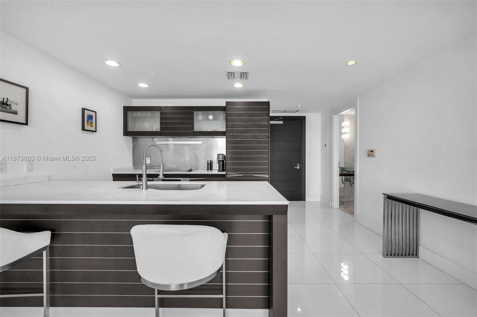 200 Biscayne Boulevard Way #4012, Miami FL 33131