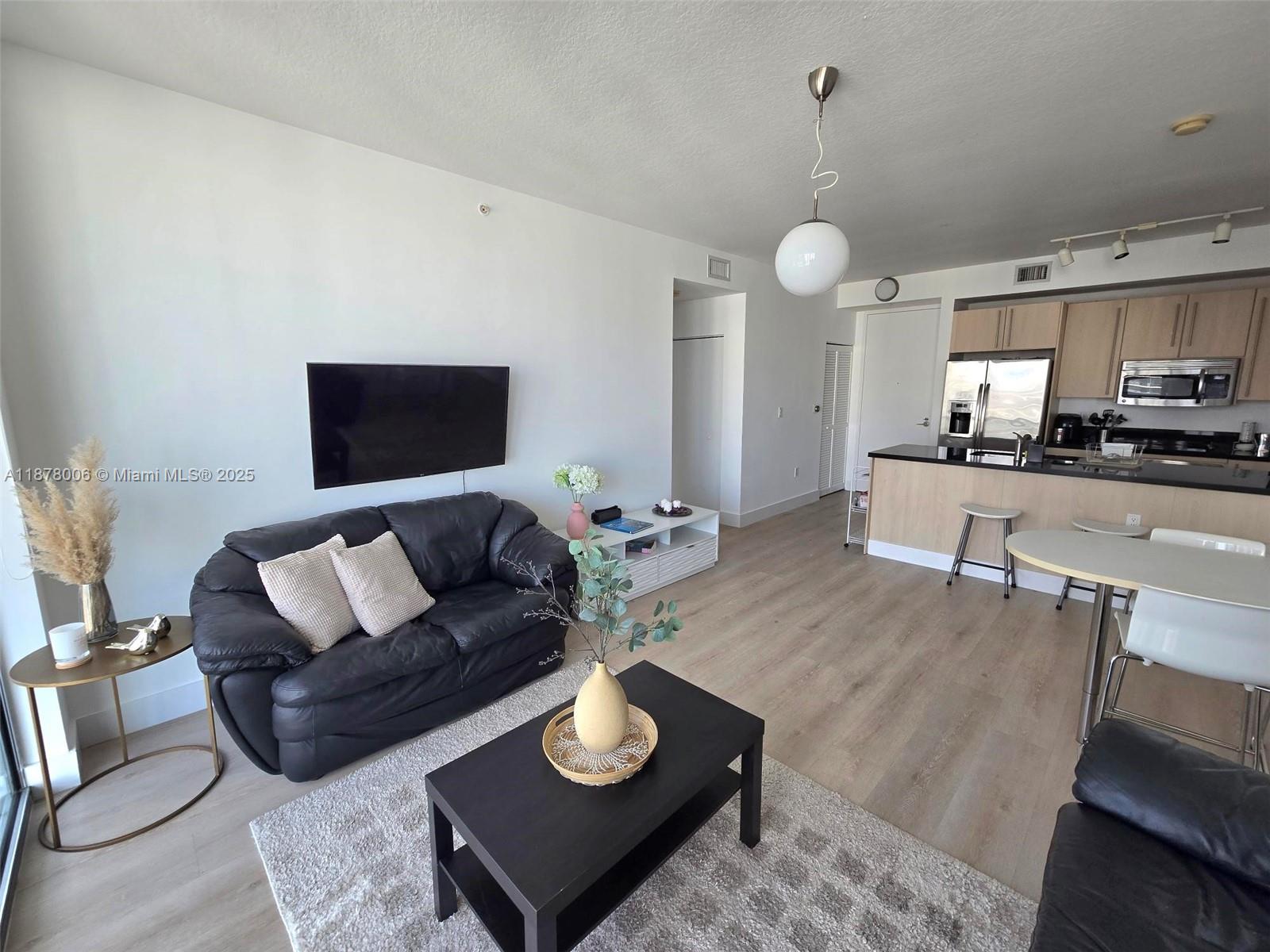 1111 SW 1st Ave #3322-N, Miami FL 33130