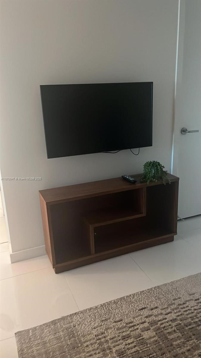 851 NE 1st Ave #1906, Miami FL 33132